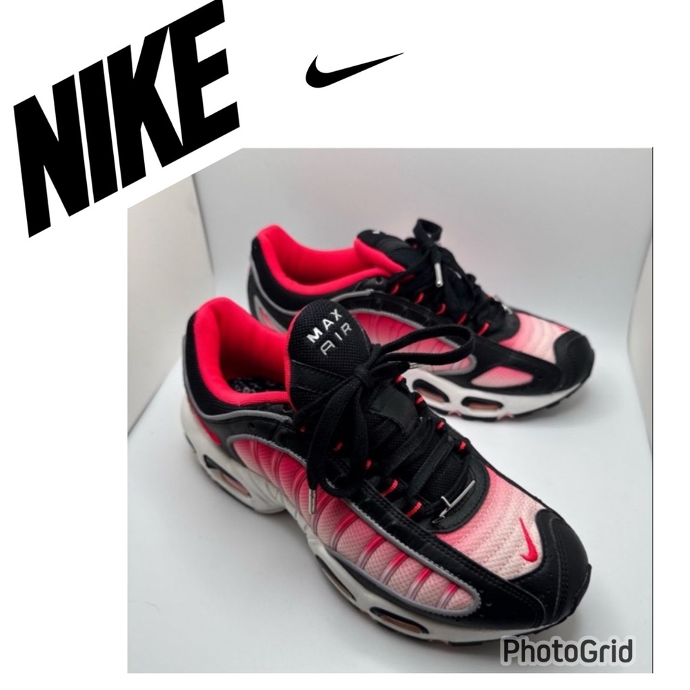 Women’s Nike AirMax Tail Wind size 9.5